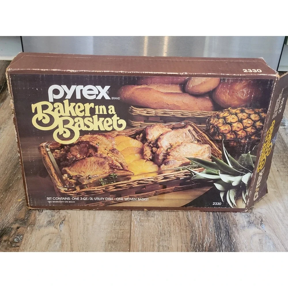 Vintage Pyrex Baker in a Basket 2330 3 Qt Glass Utility Dish with Woven Basket